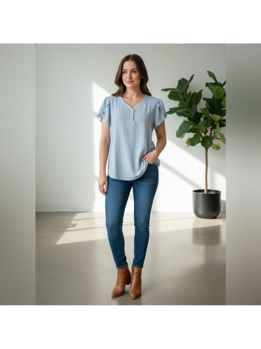 Women’s Anyproud Light Blue Short flutter sleeve blouse XL NWT
